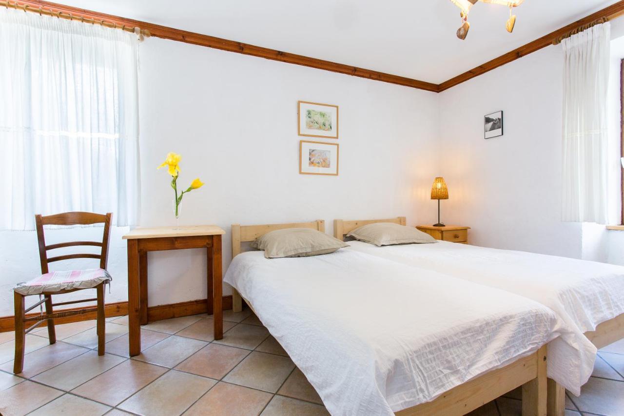 Gite-Auberge De Montvilliers Aime Eksteriør billede