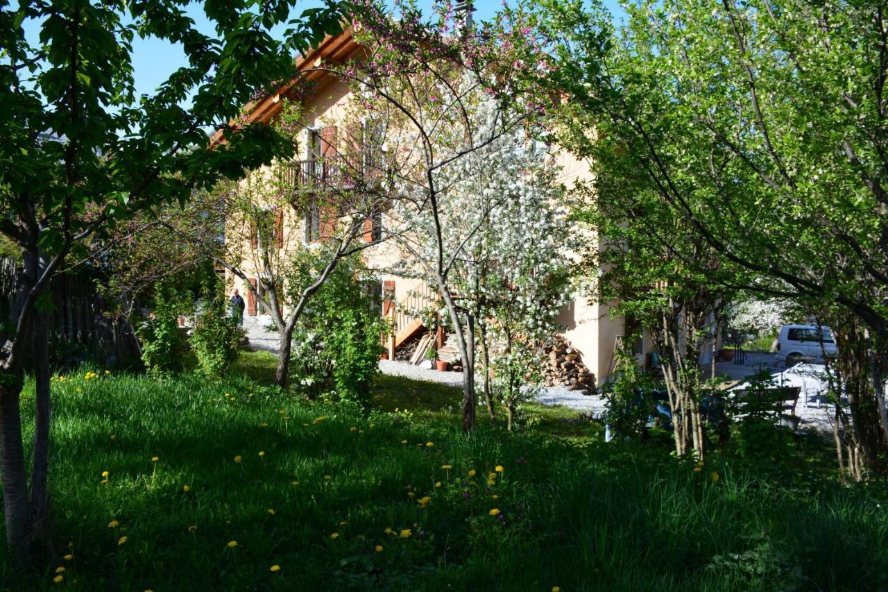 Gite-Auberge De Montvilliers Aime Eksteriør billede