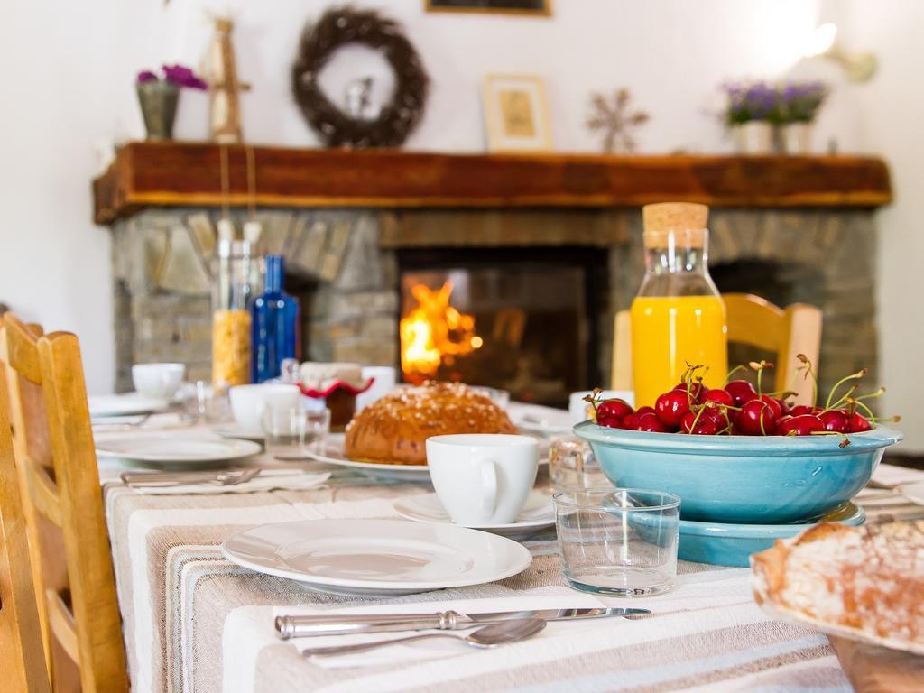 Gite-Auberge De Montvilliers Aime Eksteriør billede