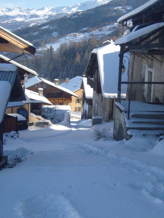 Gite-Auberge De Montvilliers Aime Eksteriør billede